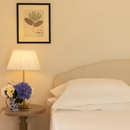 Dorion Hotel