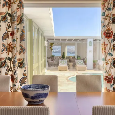 Dorion Hotel