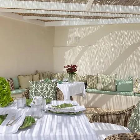 Dorion Hotel
